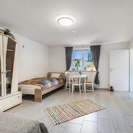 Farma Einliegerwohnung Auf Reitanlage *